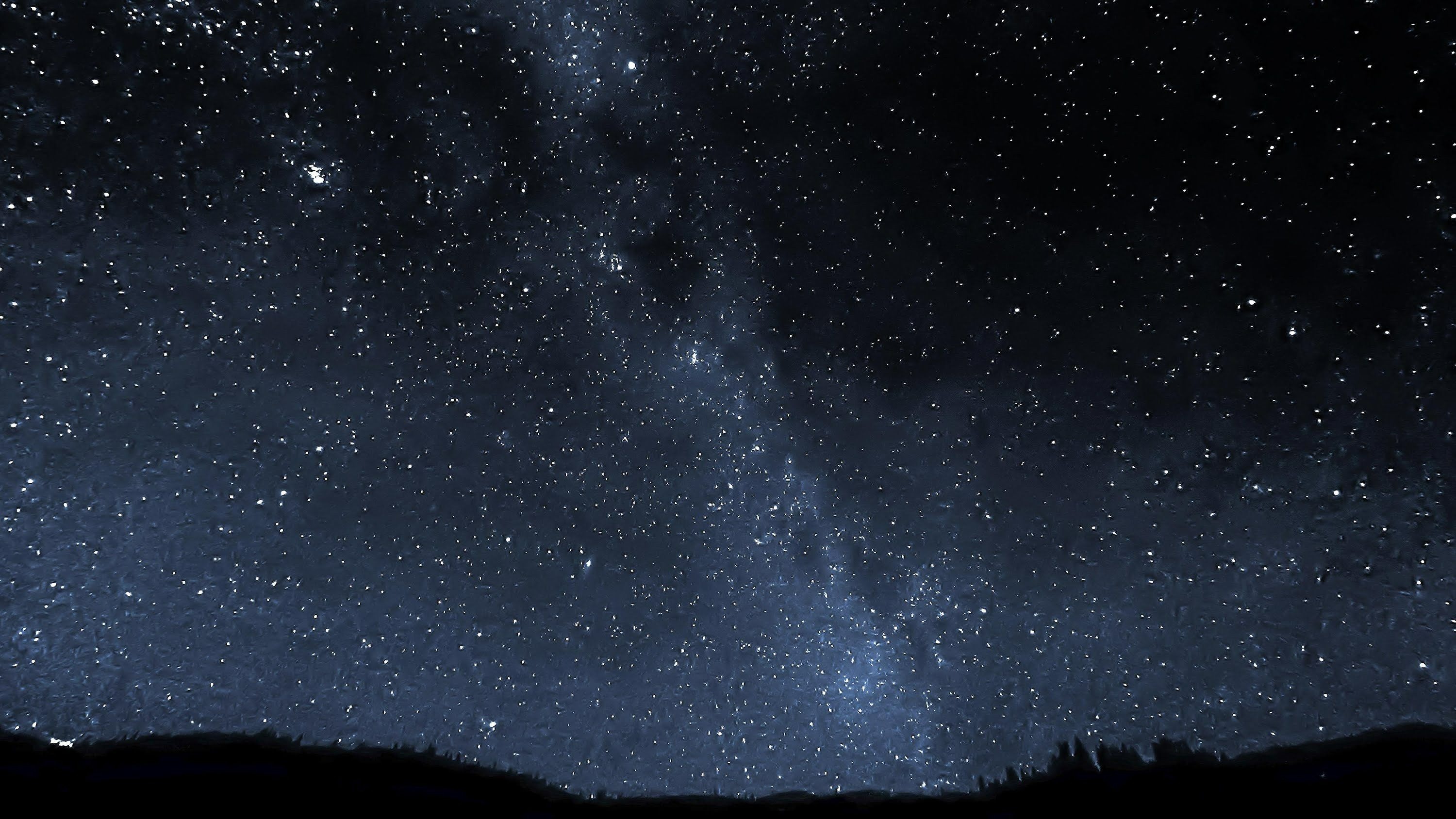 Hình ảnh bầu trời đêm đẹp lung linh dùng làm ảnh nền siêu chất