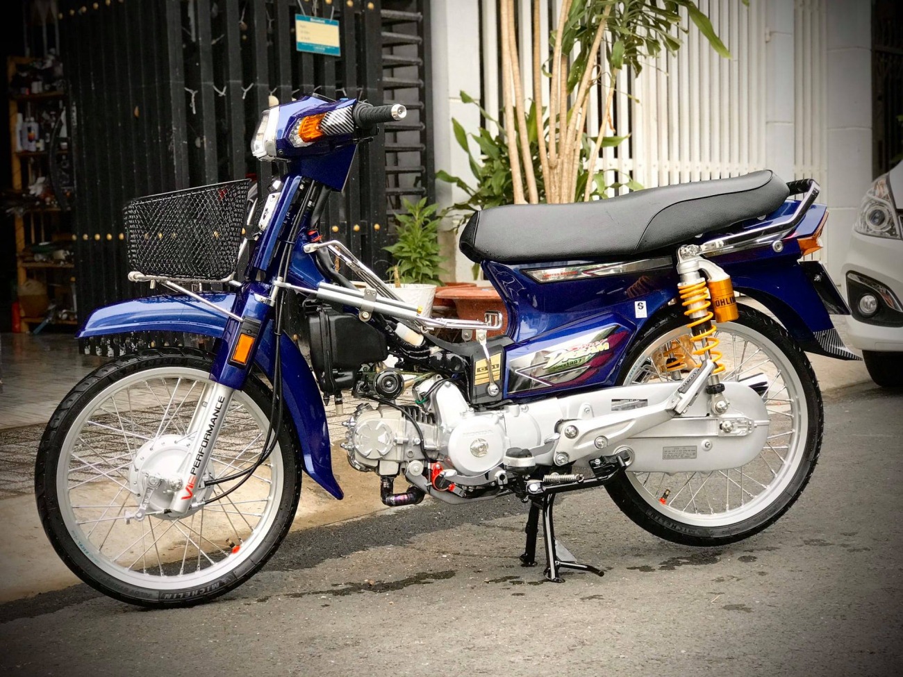 Soi Honda Super Dream độ kiểng hàng khủng giữa lòng Sài Gòn tiền độ đắt  gấp khoảng 20 lần xác xe  1 Xe OTO TV