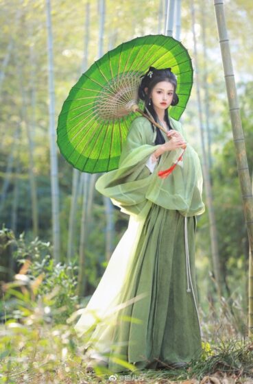 Ảnh gái xinh cổ trang Trung Quốc ở vườn trúc