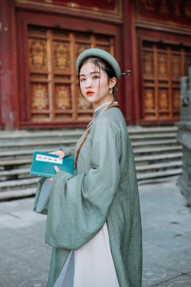 Ảnh gái xinh cổ trang Việt Nam với cổ phục