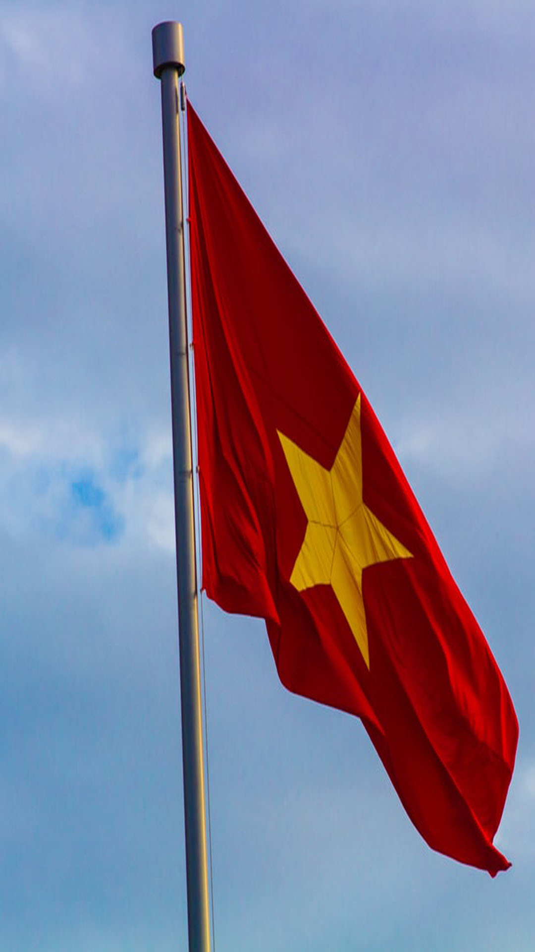 Hình nền cờ Việt Nam: Hãy trang trí cho điện thoại của bạn với hình nền cờ Việt Nam đầy tự hào và ý nghĩa. Là biểu tượng của sự đoàn kết, sức mạnh, trí tuệ và lòng yêu nước của người Việt, cờ quốc kỳ Việt Nam là một trong những hình ảnh đẹp mà bạn không thể bỏ qua. Cho dù bạn đang ở bất kỳ đâu, luôn mang theo tinh thần yêu nước và tự hào truyền thống văn hóa của mình.