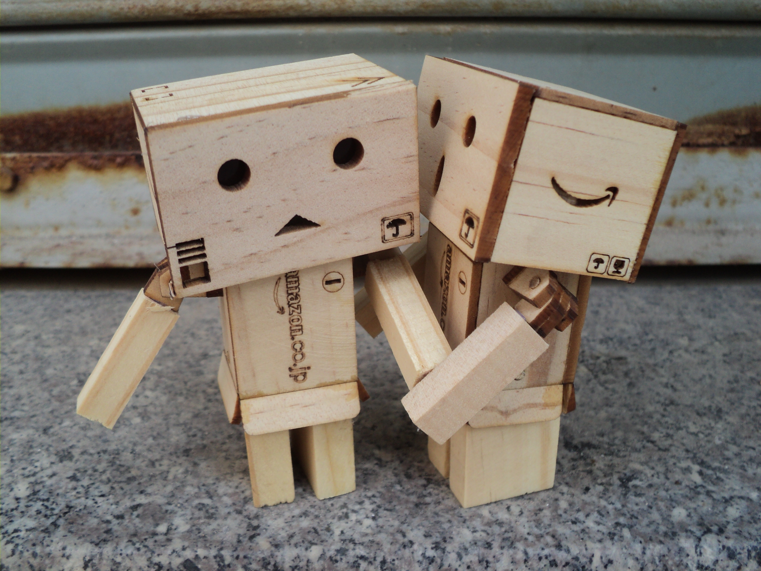 Kết quả hình ảnh cho người gỗ danbo de thuong  Danbo Cardboard robot  Funny robot
