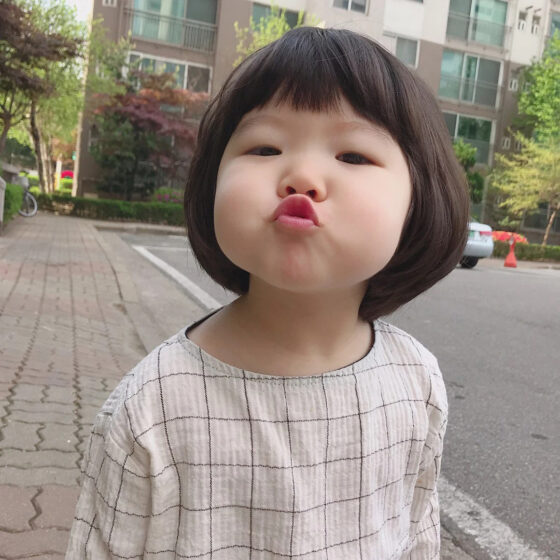Hình ảnh dễ thương của em bé Hàn Quốc