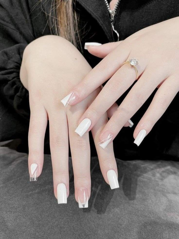 20 mẫu nail trắng đẹp thanh lịch tinh tế hot nhất hiện nay