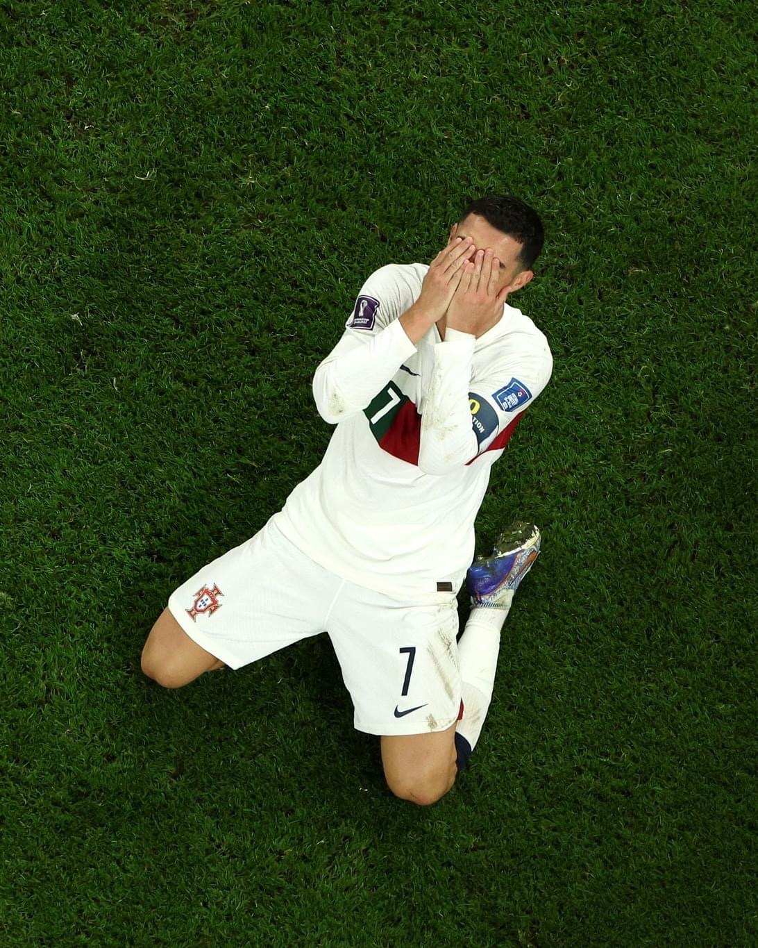 Ronaldo khóc sau thất bại ở tứ kết World Cup 2022  VnExpress Thể thao
